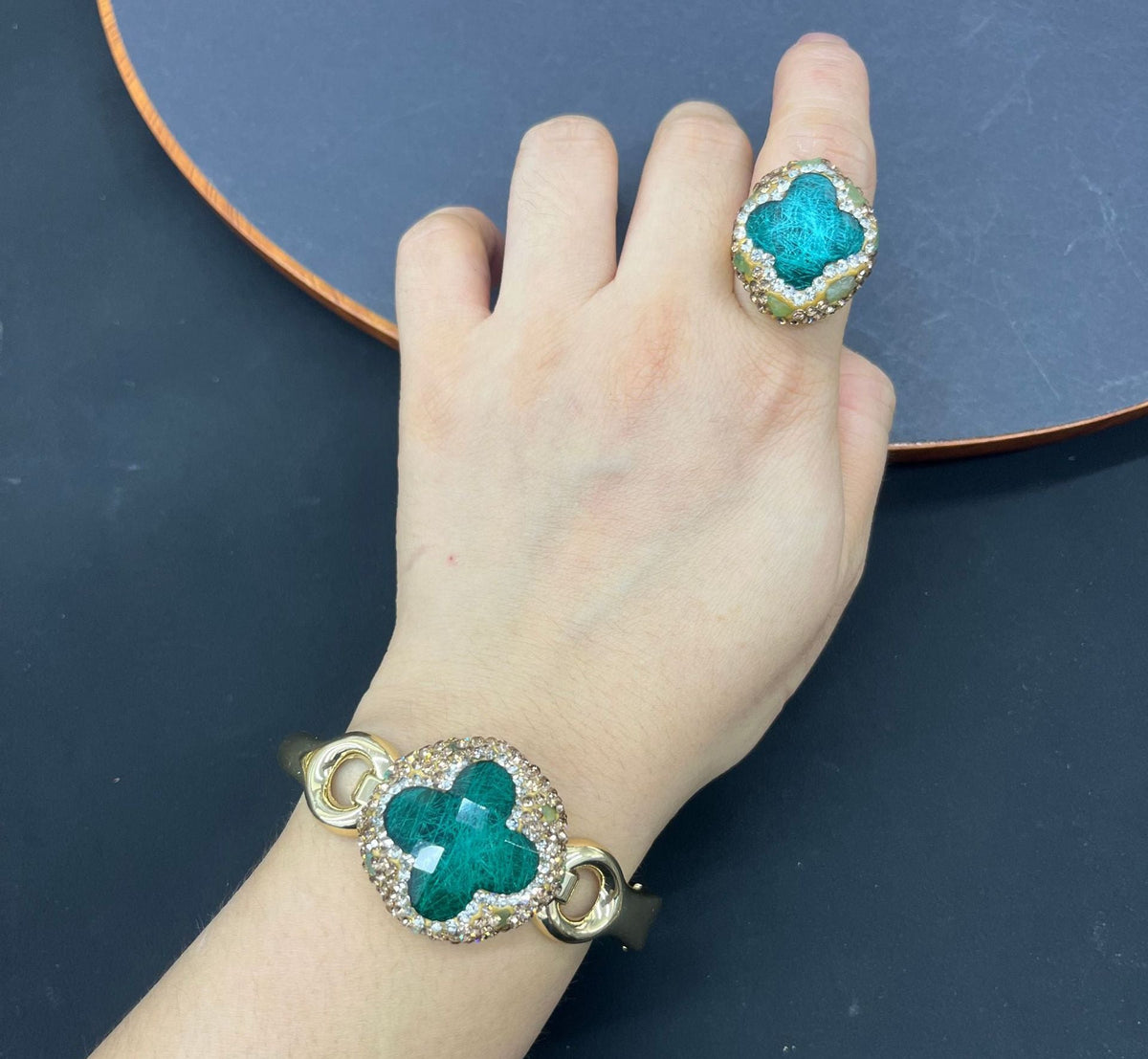 Clover opal-look bracelet and ring set