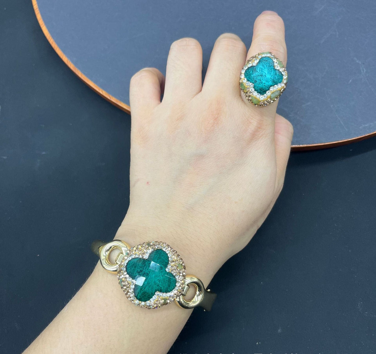 Clover opal-look bracelet and ring set