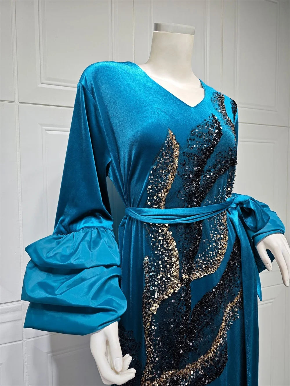 ABY11 Elegant Velvet Kaftan with Sequin Embellishments for Autumn/Winter