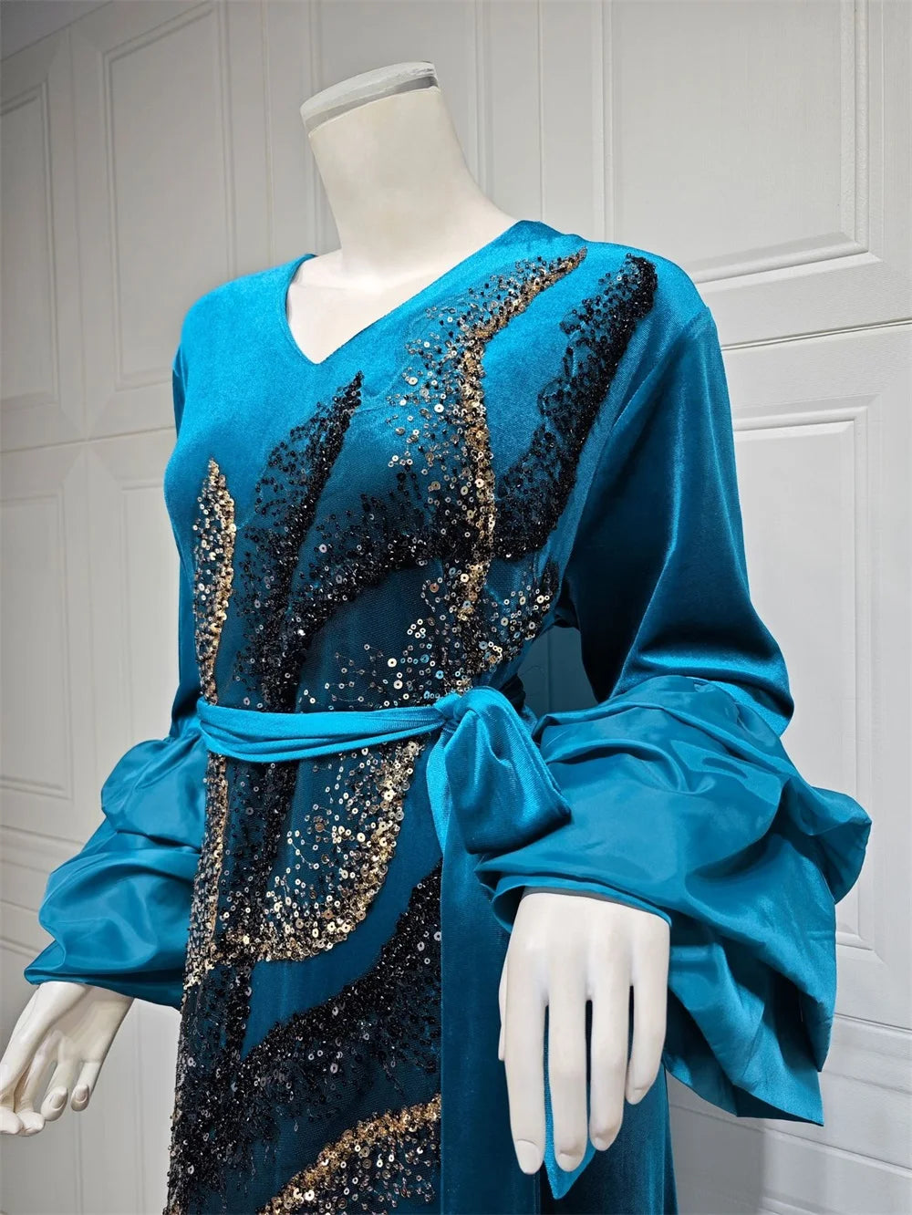 ABY11 Elegant Velvet Kaftan with Sequin Embellishments for Autumn/Winter