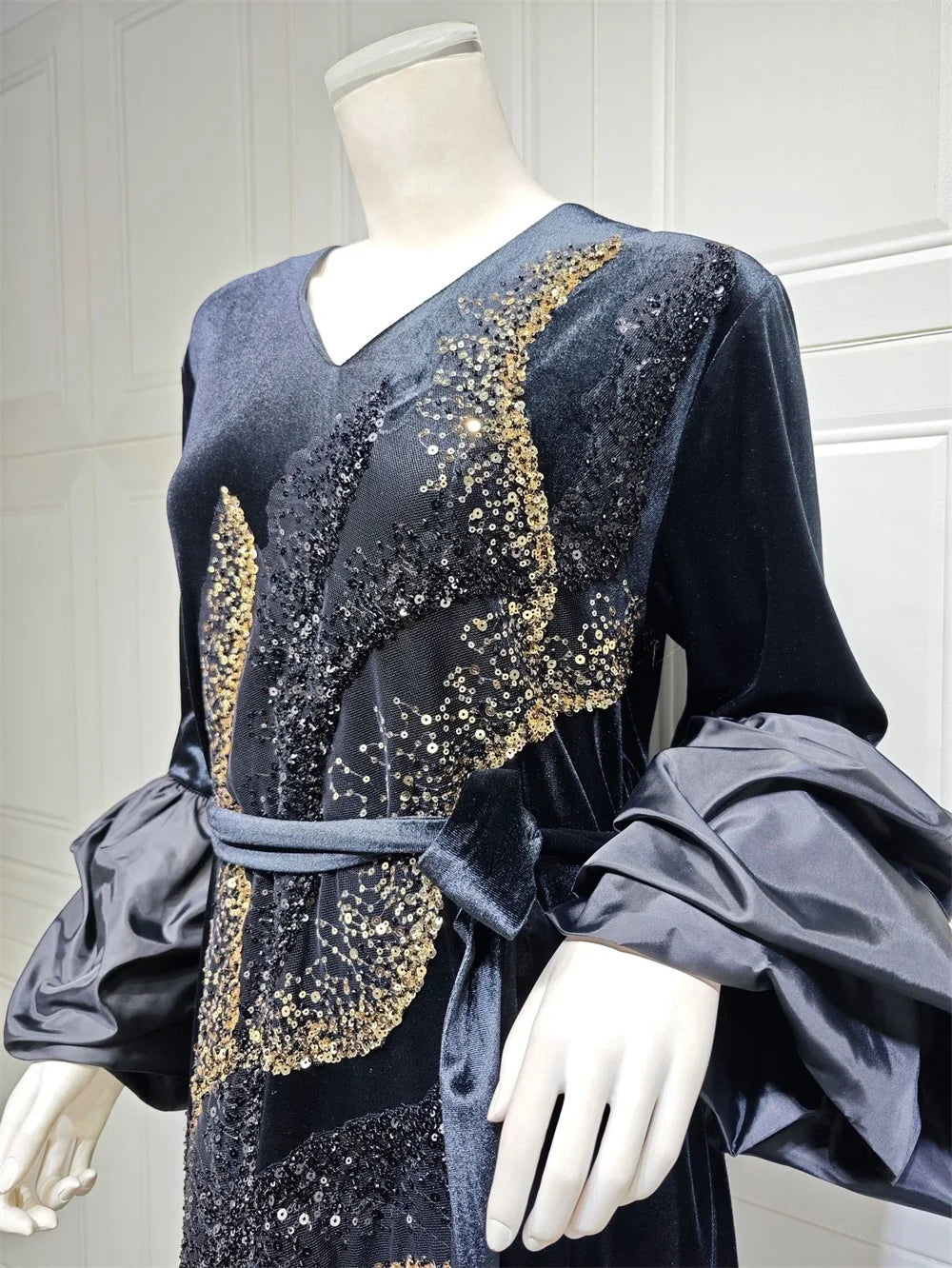 ABY11 Elegant Velvet Kaftan with Sequin Embellishments for Autumn/Winter