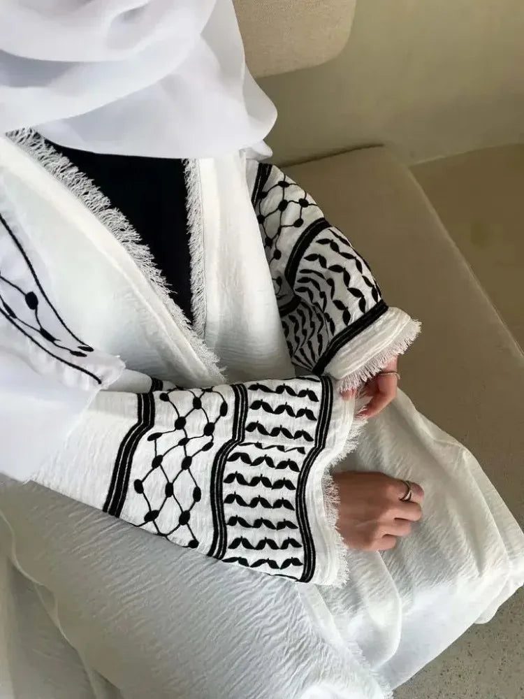 ABY043 Kefiyah Open Abaya Black and White