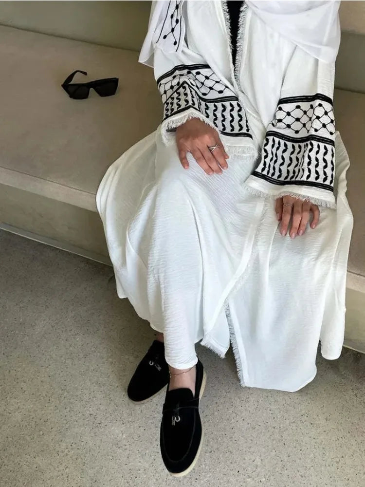 ABY043 Kefiyah Open Abaya Black and White