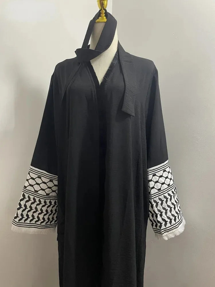 ABY043 Kefiyah Open Abaya Black and White