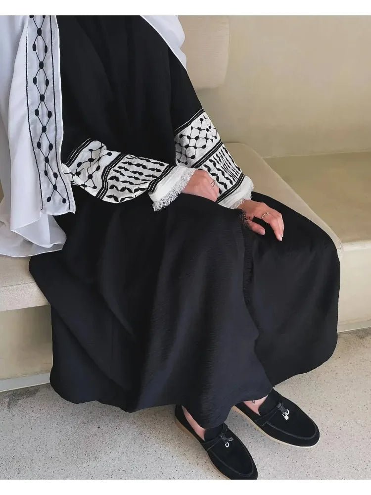 ABY043 Kefiyah Open Abaya Black and White