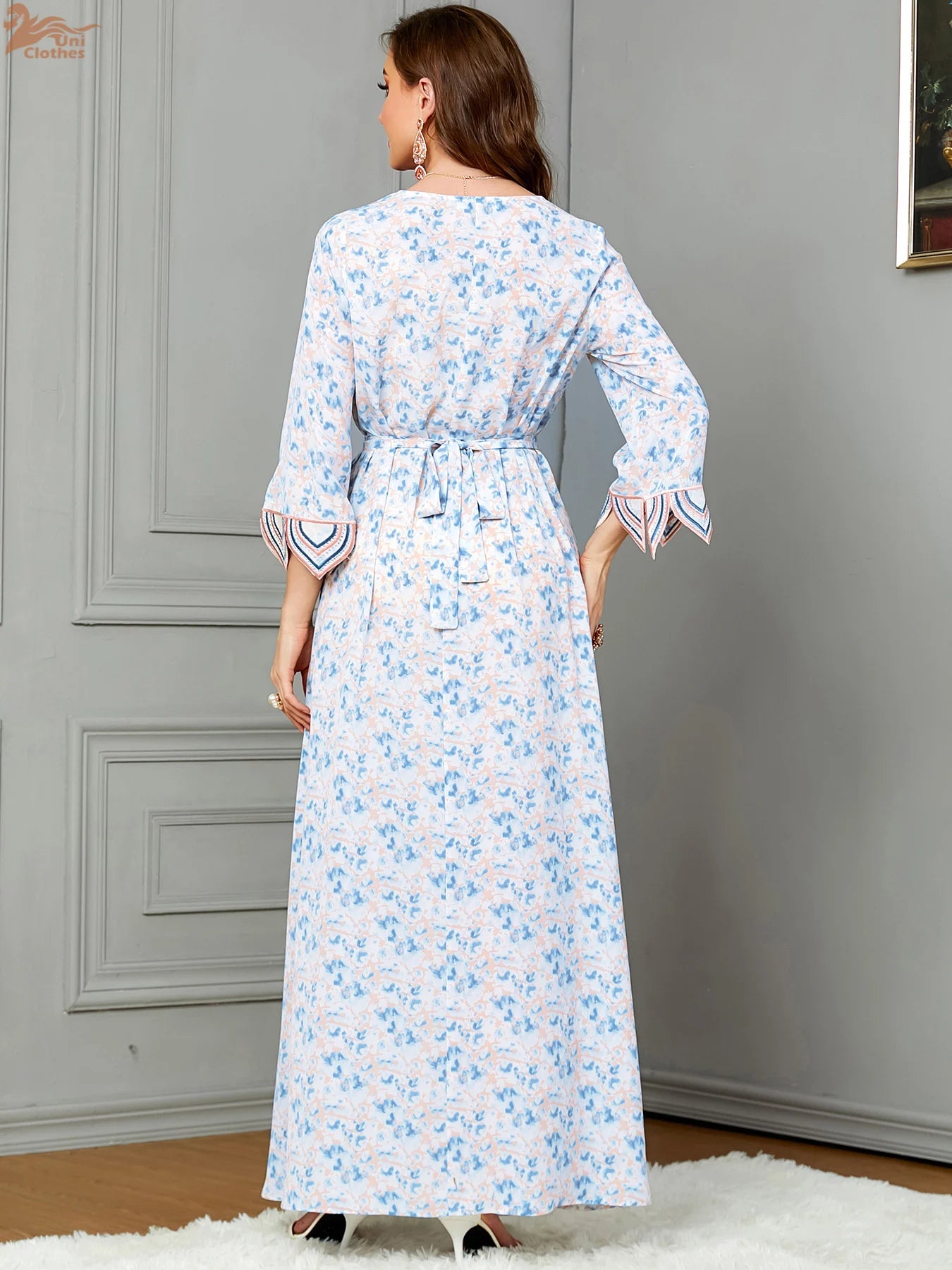 EG08 Fashion Embroidery Printed V-neck/Pastel Bloom Embroidered Abaya