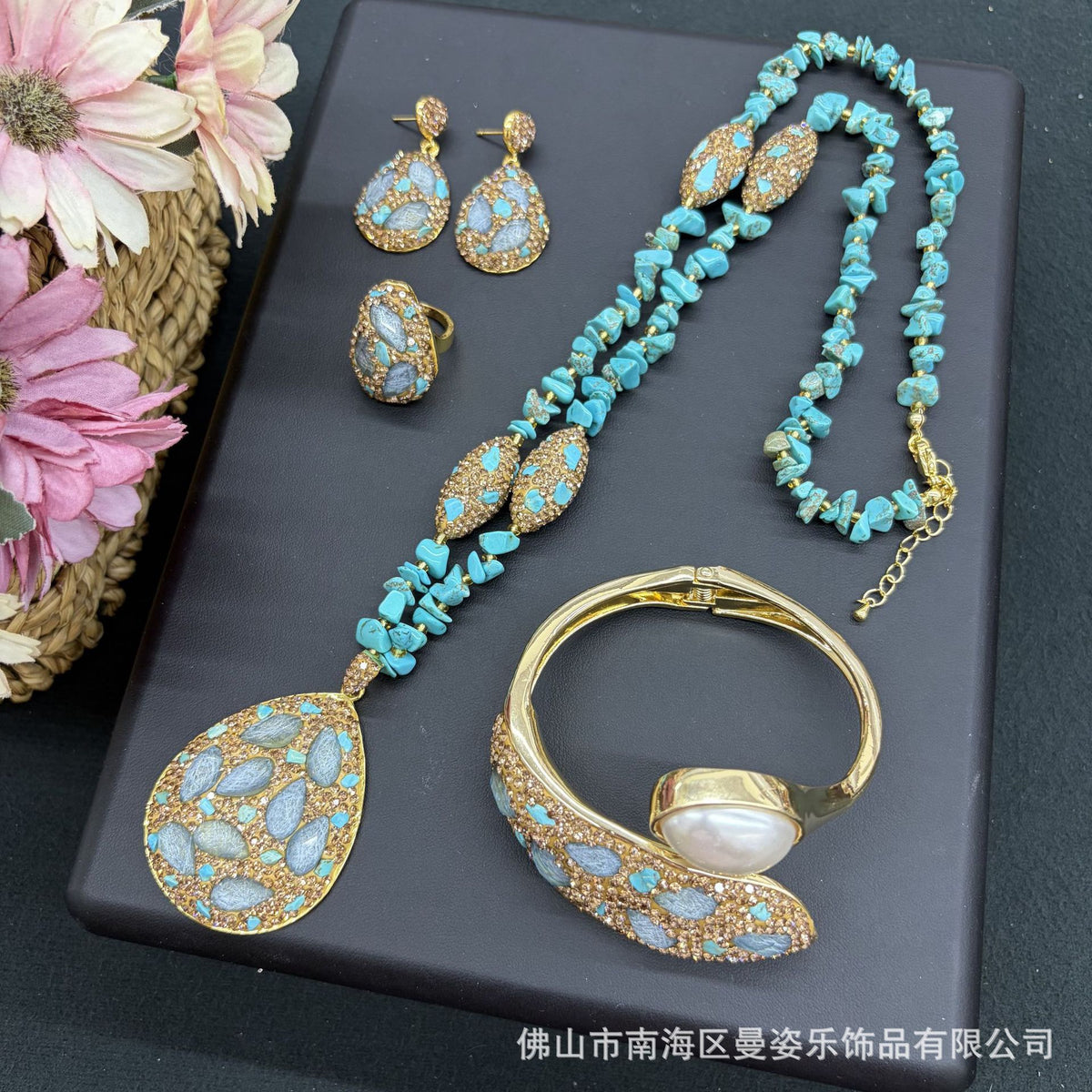Turquoise teardrop stone and pearl jewelry set
